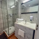 Port, : Nid Cosy A Fréjus