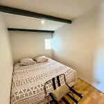 Port, : Nid Cosy A