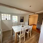 Port, : Nid Cosy A Fréjus