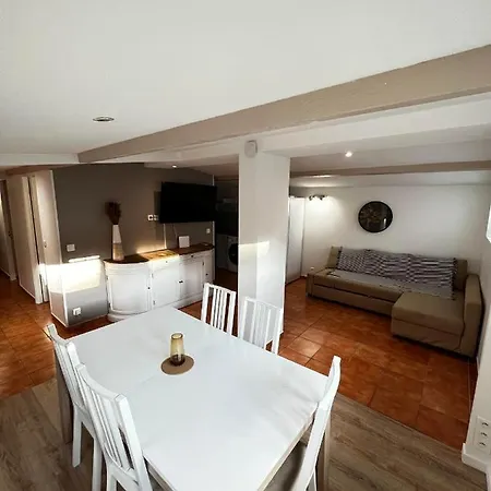 Port, : Nid Cosy A Fréjus