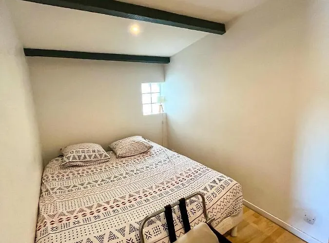 Port, : Nid Cosy A