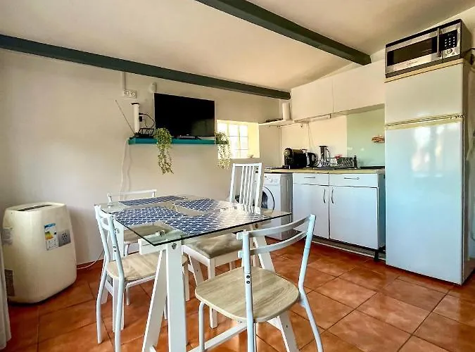 Port, : Nid Cosy A Fréjus